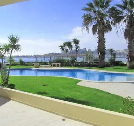 Sleeps 4 Pool フェラグド